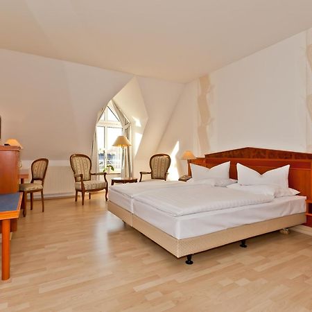 Hotel De Weimar Лудвигслуст Екстериор снимка