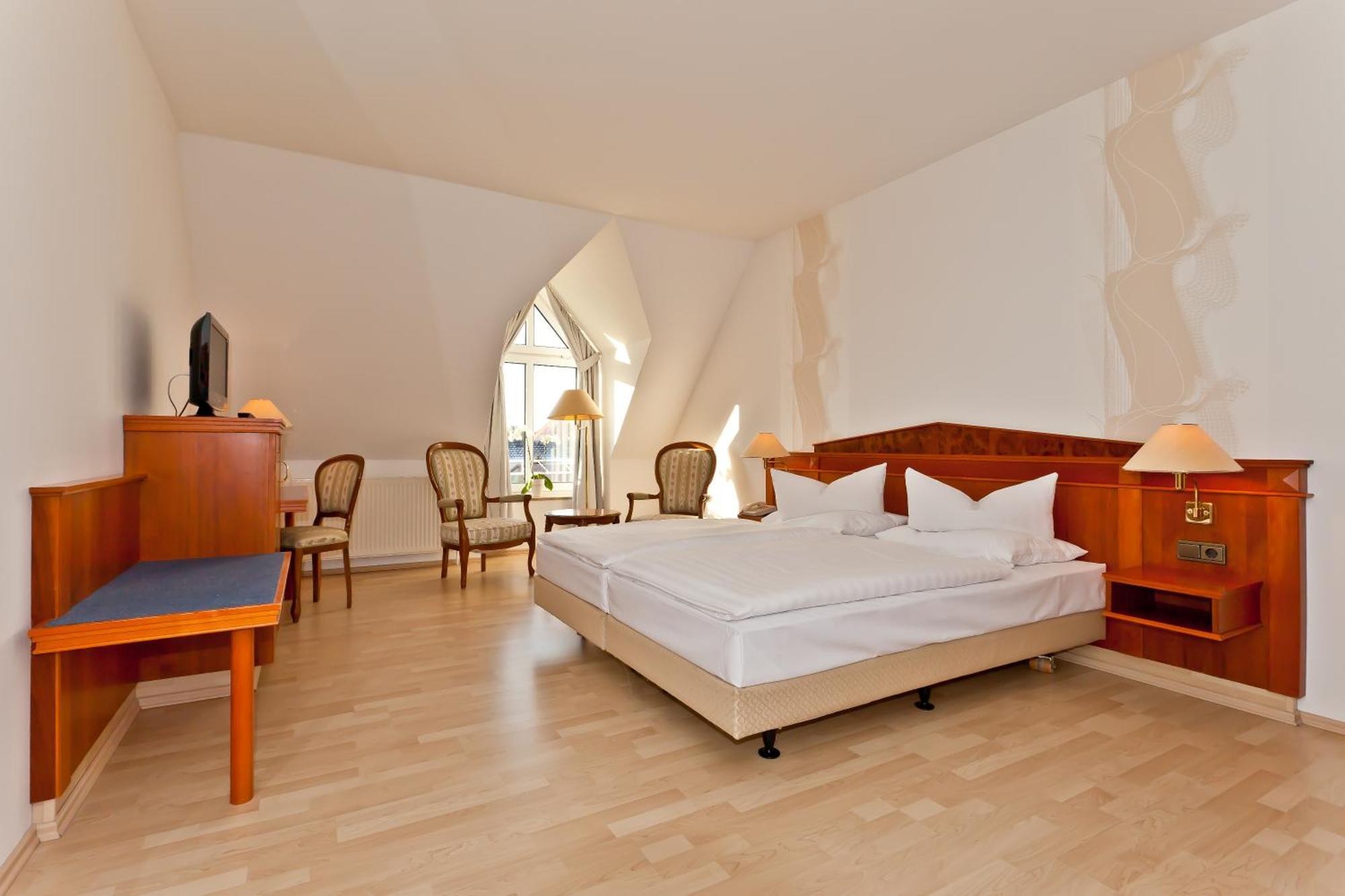 Hotel De Weimar Лудвигслуст Екстериор снимка