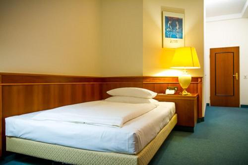 Hotel De Weimar Лудвигслуст Екстериор снимка